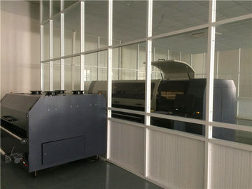 Chine Les machines d&#039;impression industrielles automatiques de Digital pour le tissu Kyocera dirigent 1800 millimètres usine
